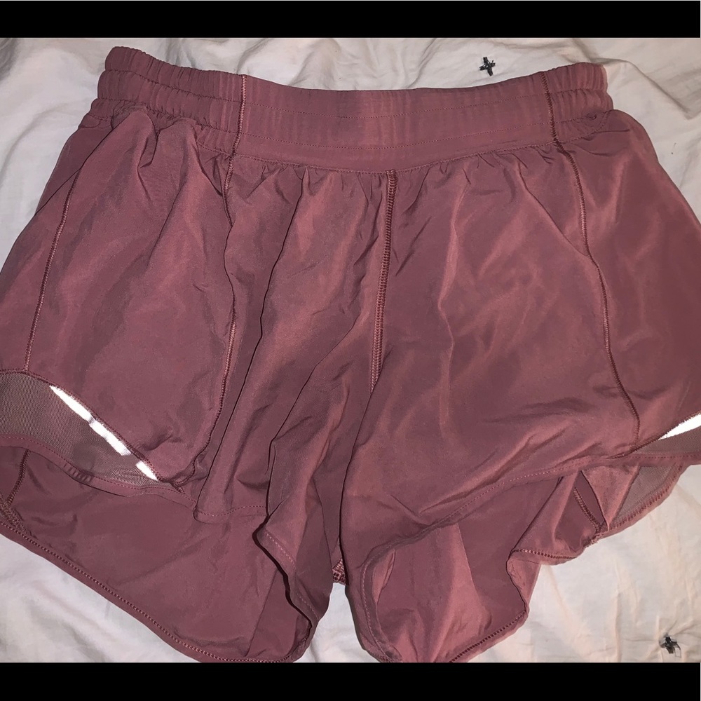 Lululemon Hotty Hot Shorts 4in